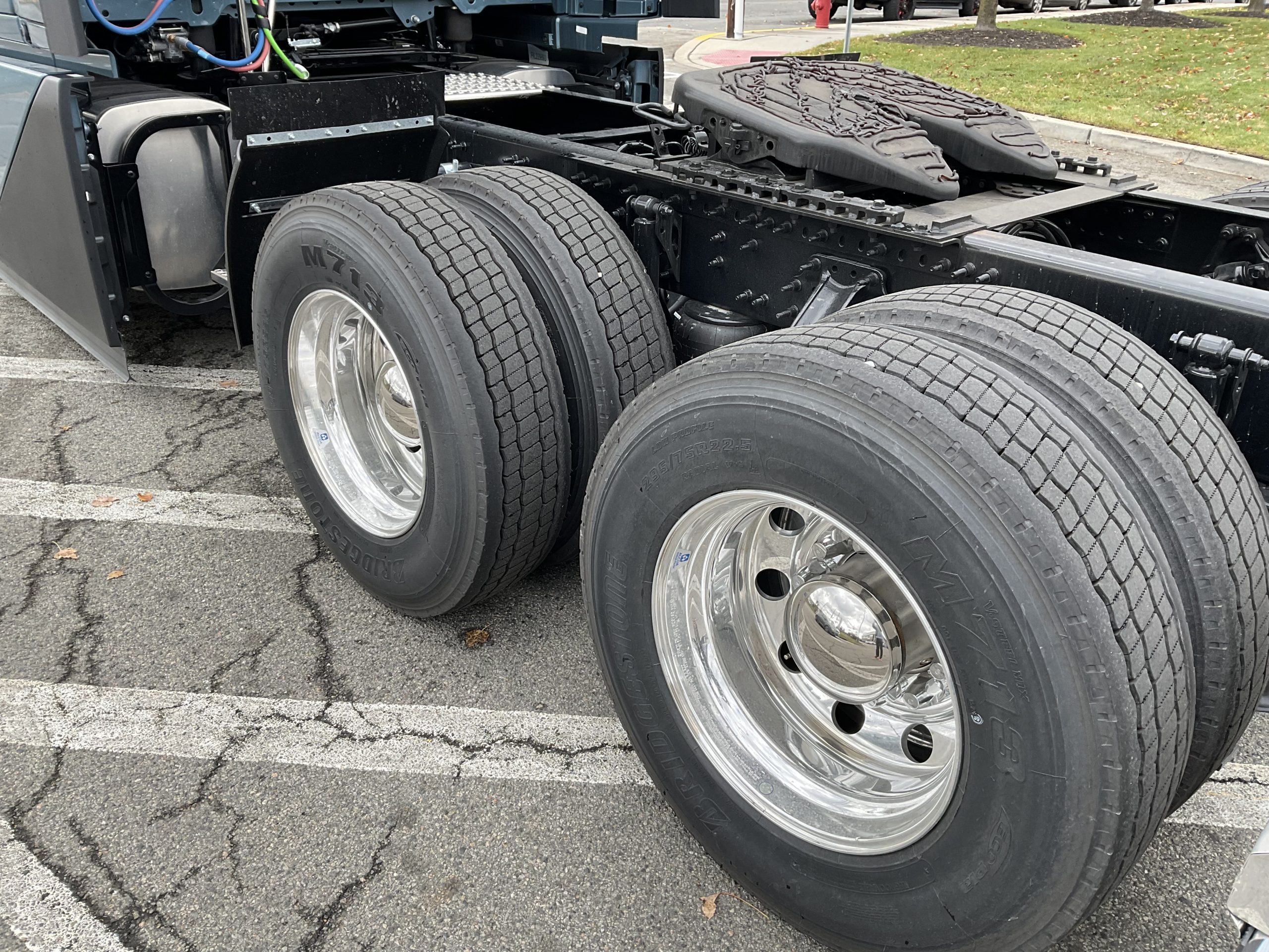 2026 VOLVO VNL64T860 2026 VOLVO VNL64T860 - image 6 of 6