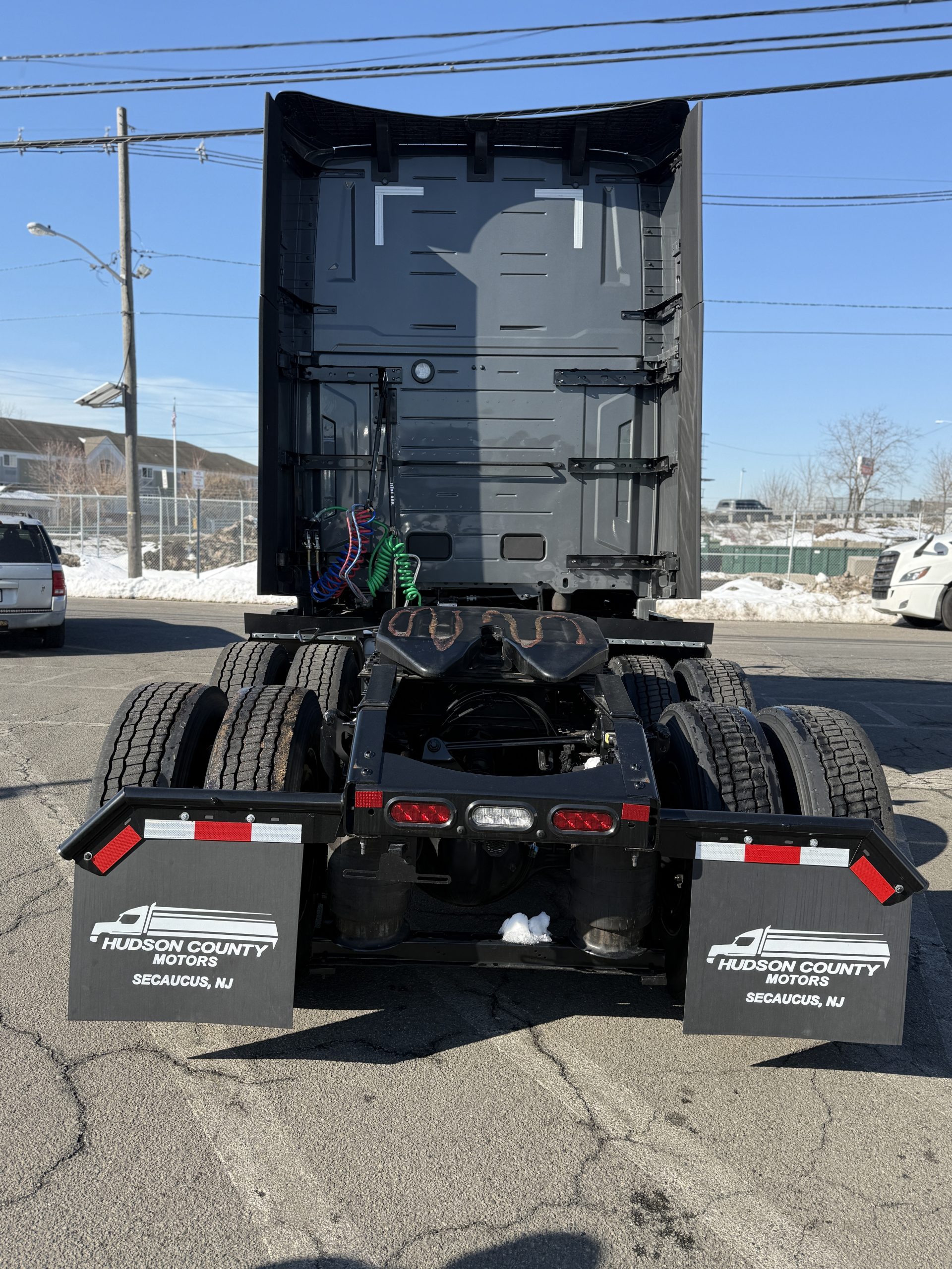 2027 VOLVO VNL64T860 2027 VOLVO VNL64T860 - image 4 of 6