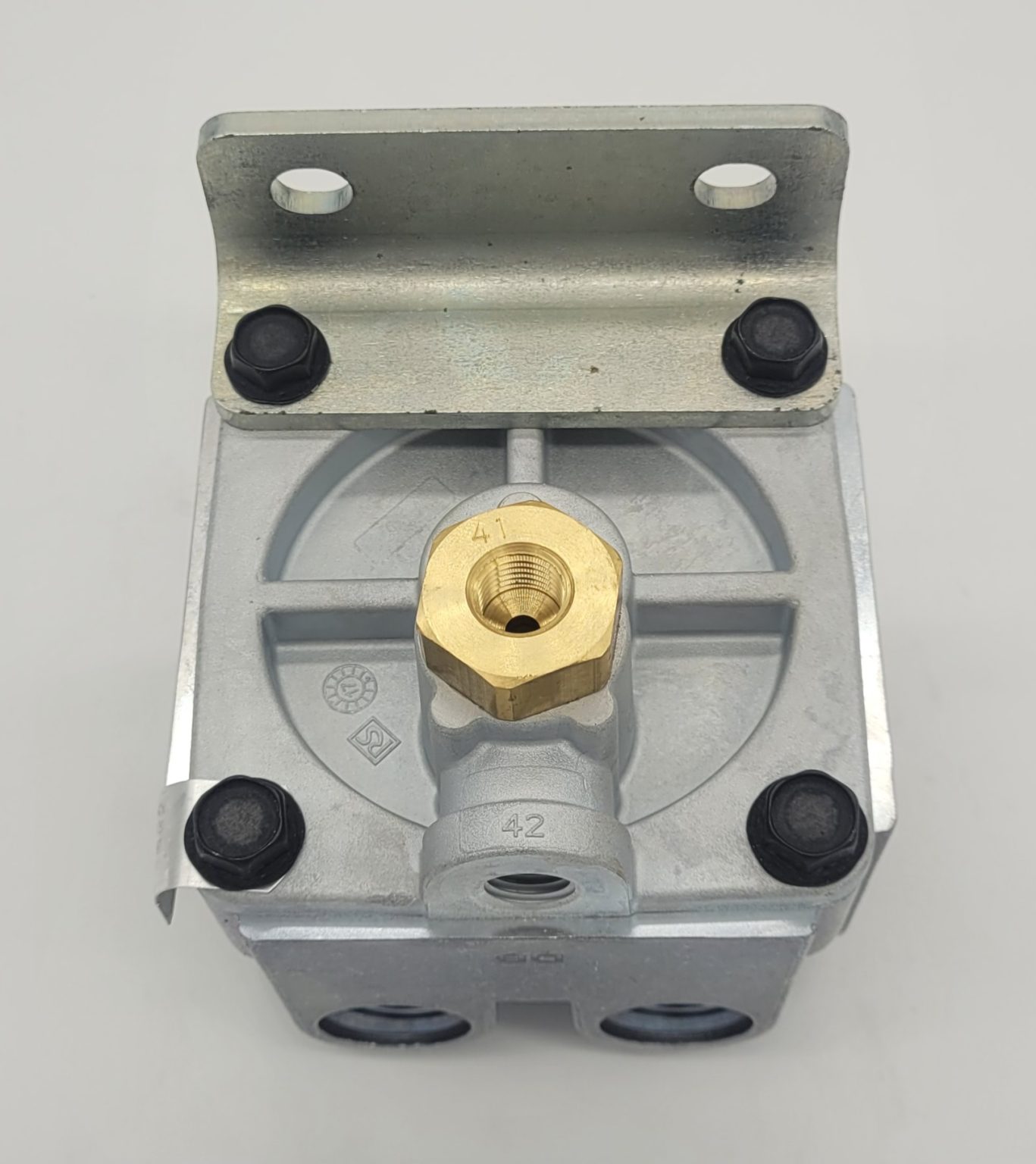 3945988 NEW RELAY VALVE Hudson County Motors is a heavy truck