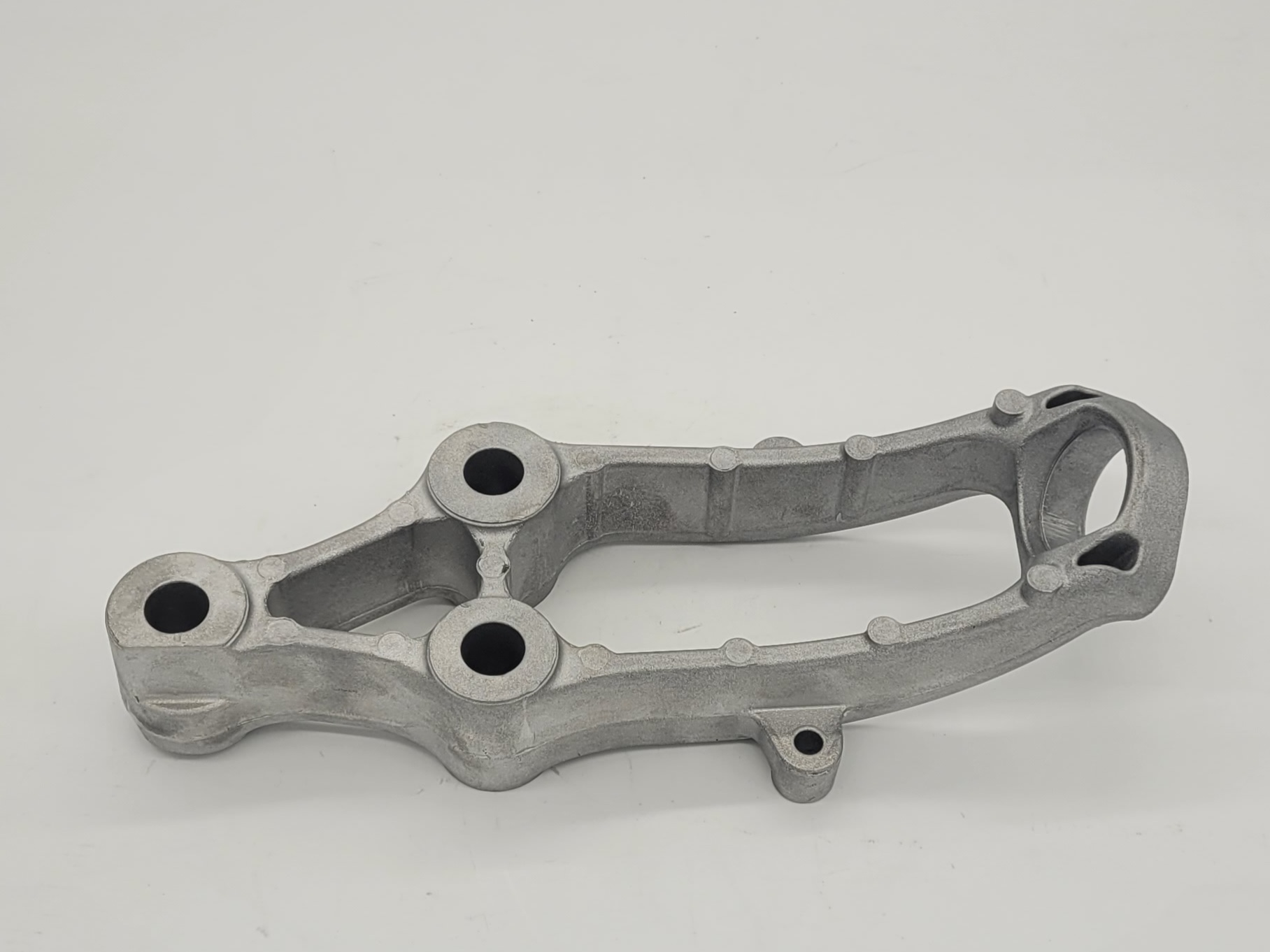 20976567 NEW BRACKET - image 1 of 4