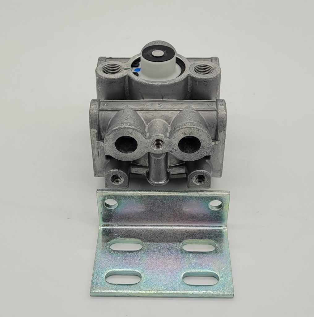 21103025 NEW RELAY VALVE Hudson County Motors is a heavy truck