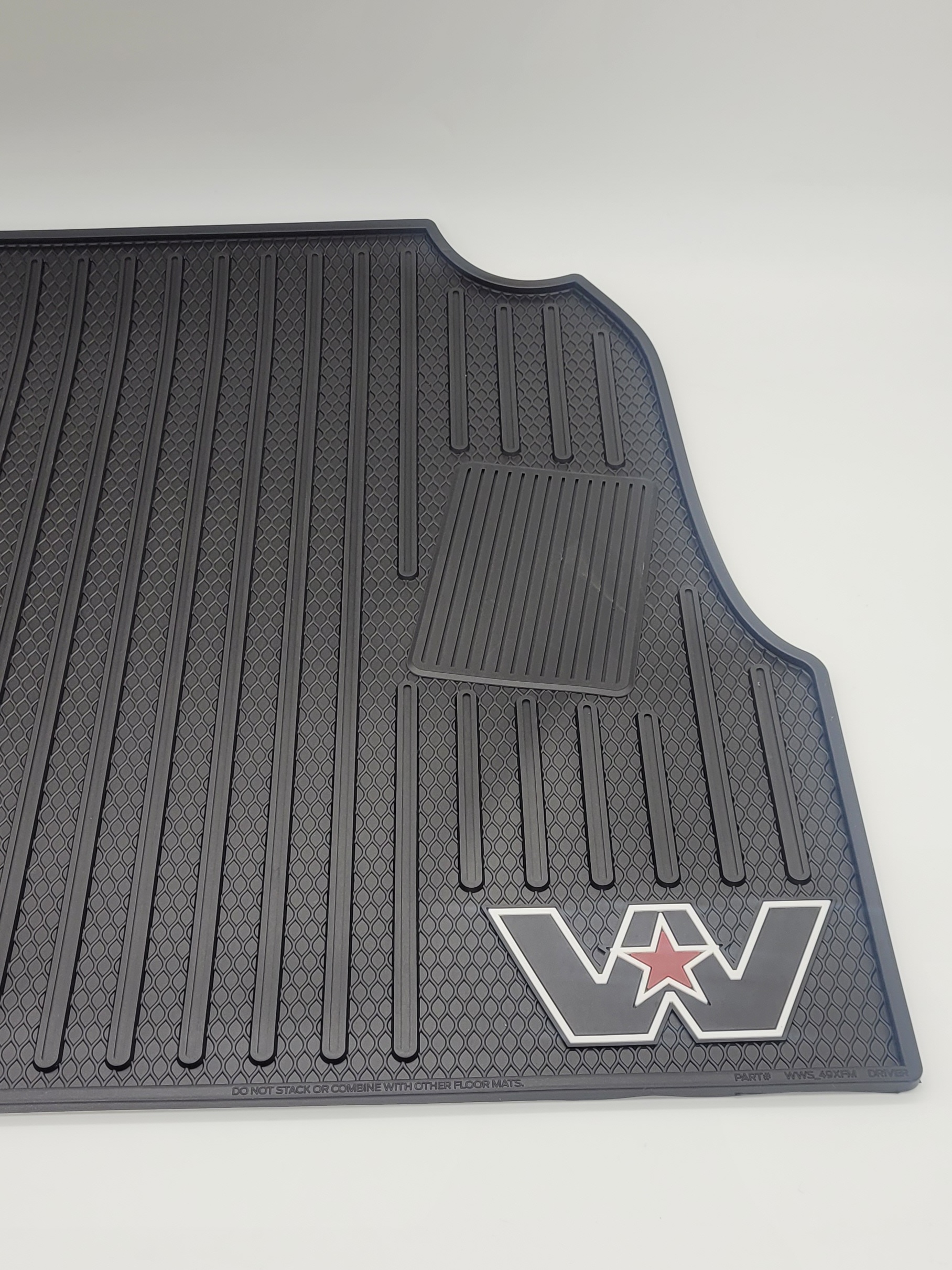 WWS/49XFM NEW FLOOR MAT SET - Hudson County Motors is a heavy