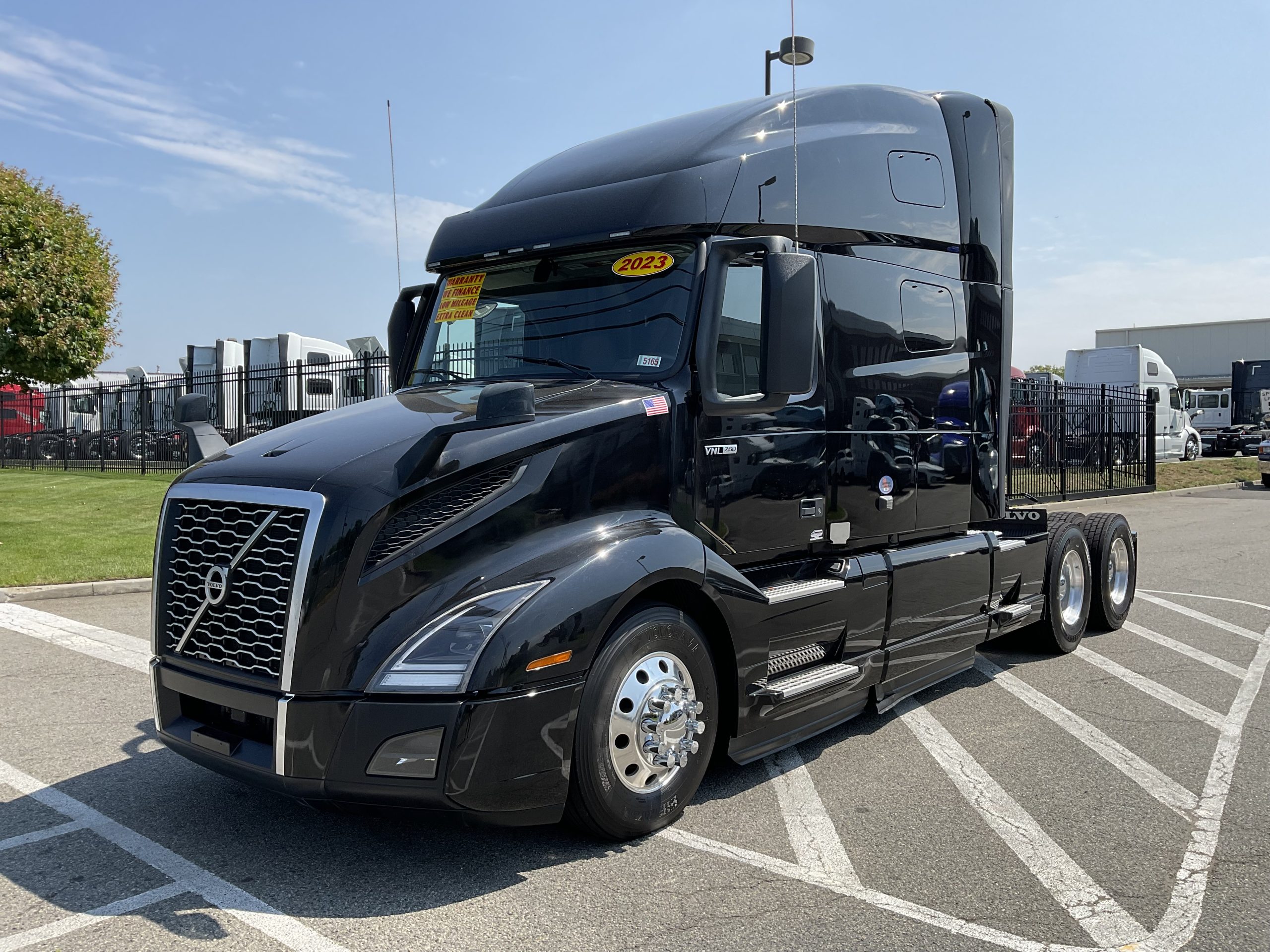 2023 VOLVO VNL64T760 - Hudson County Motors is a heavy truck