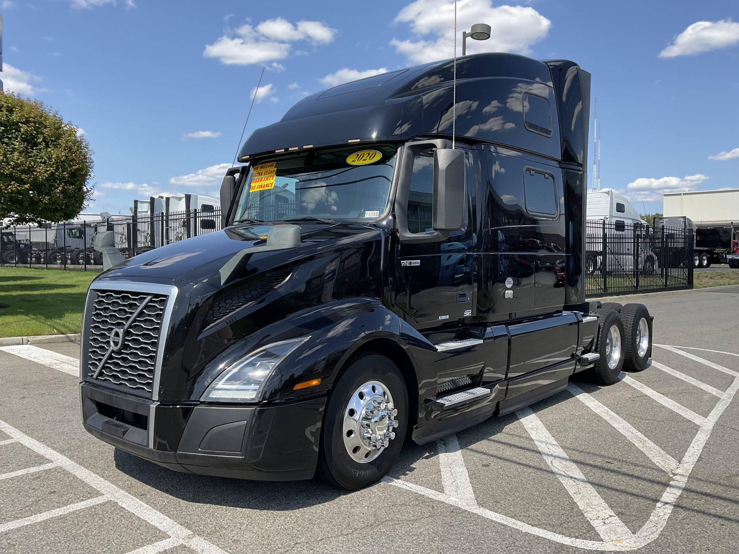 2020 VOLVO VNL64T860 - Hudson County Motors is a heavy truck