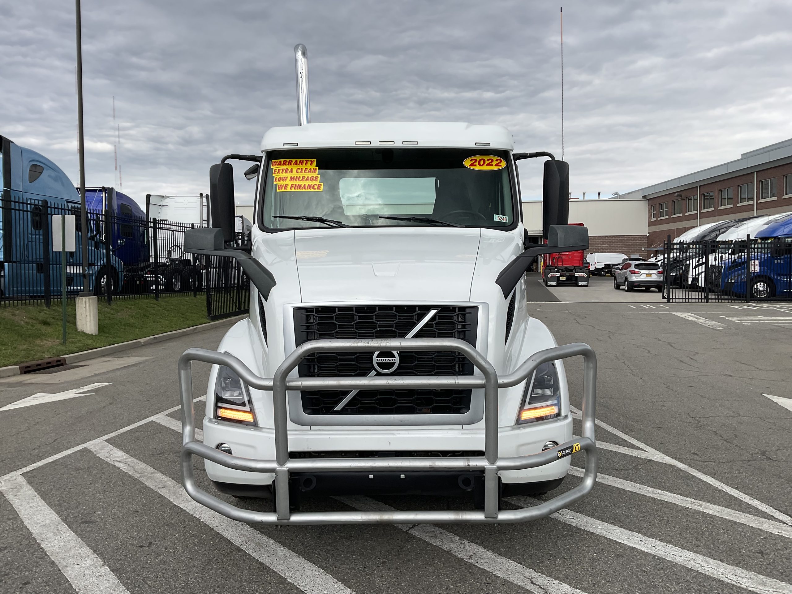 2022 VOLVO VNR64T300 - Hudson County Motors is a heavy truck