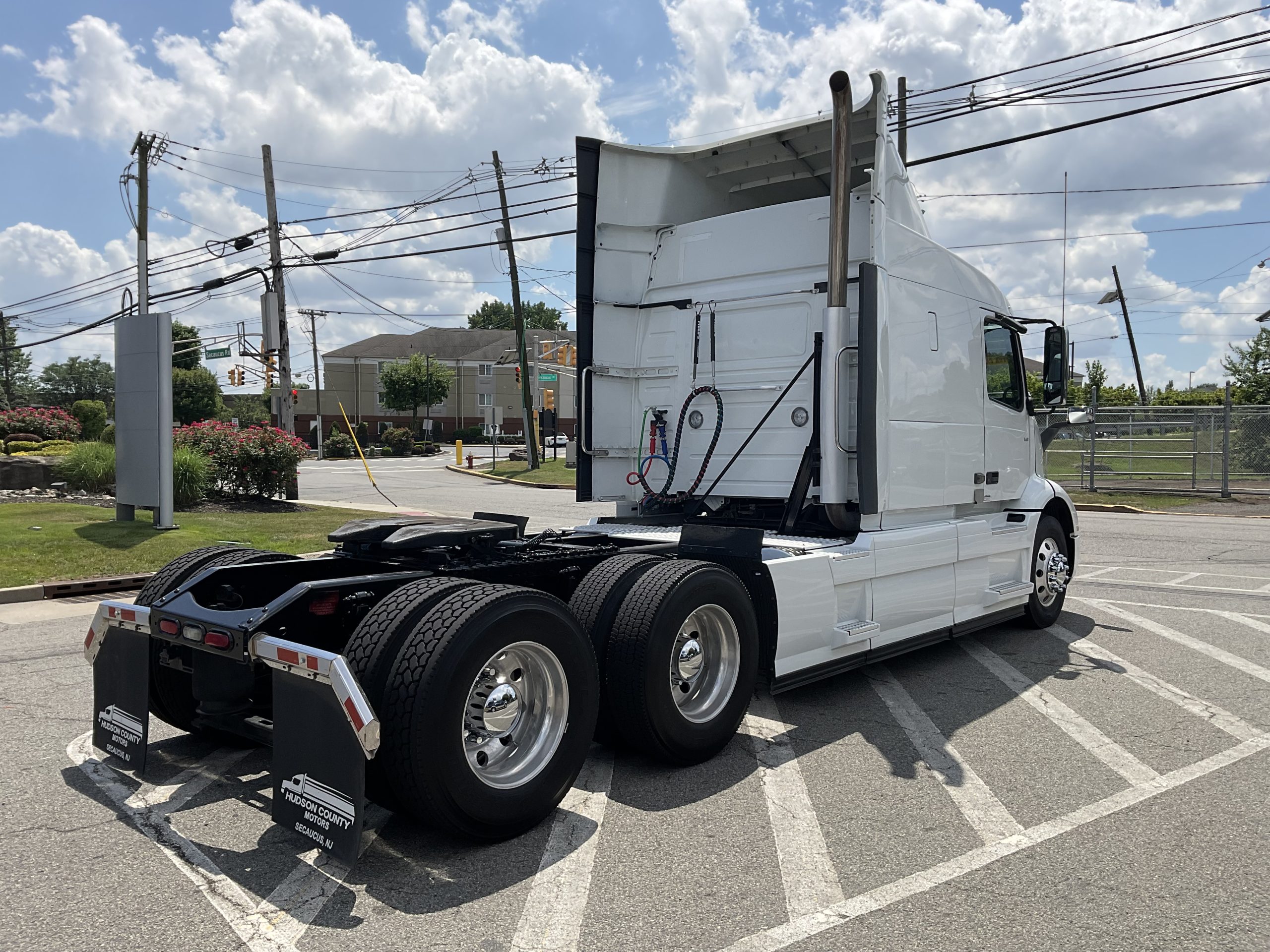 2020 VOLVO VNR64T640 - image 6 of 6