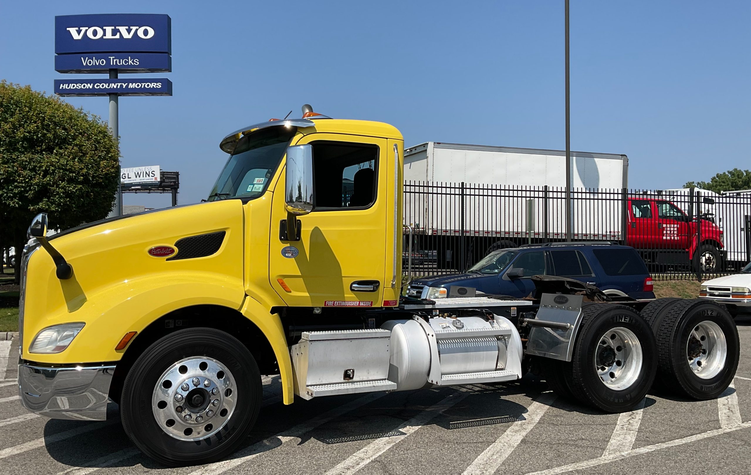 2021 PETERBILT 579 - image 1 of 6