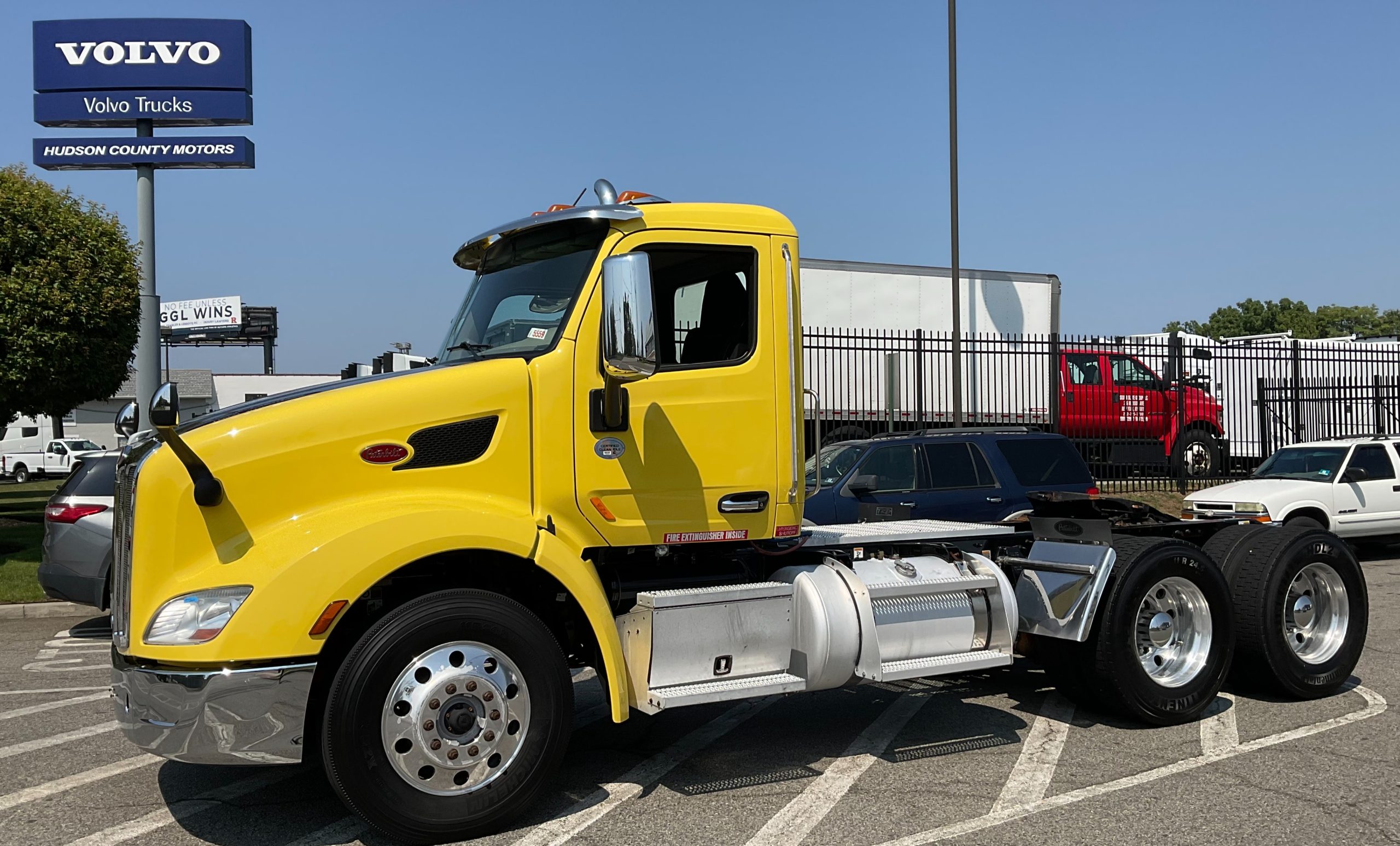 2021 PETERBILT 579 - image 1 of 6