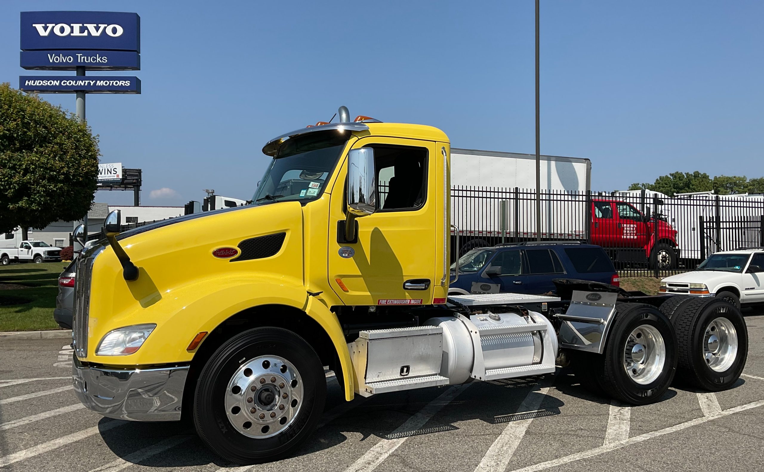 2021 PETERBILT 579 - image 1 of 6