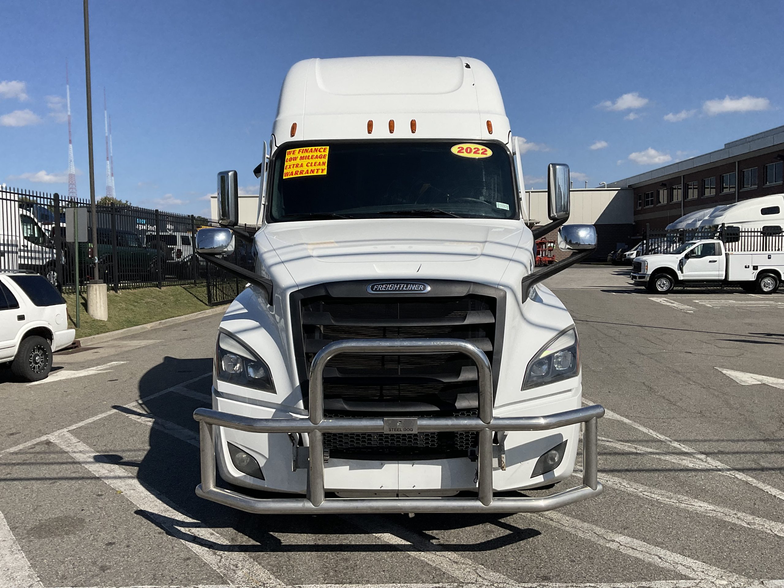 2022 FREIGHTLINER CASCADIA 126 - image 3 of 6