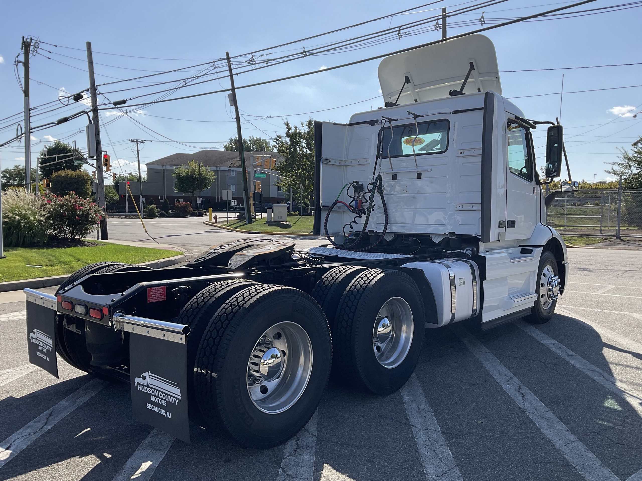 2020 VOLVO VNR64T300 - image 6 of 6