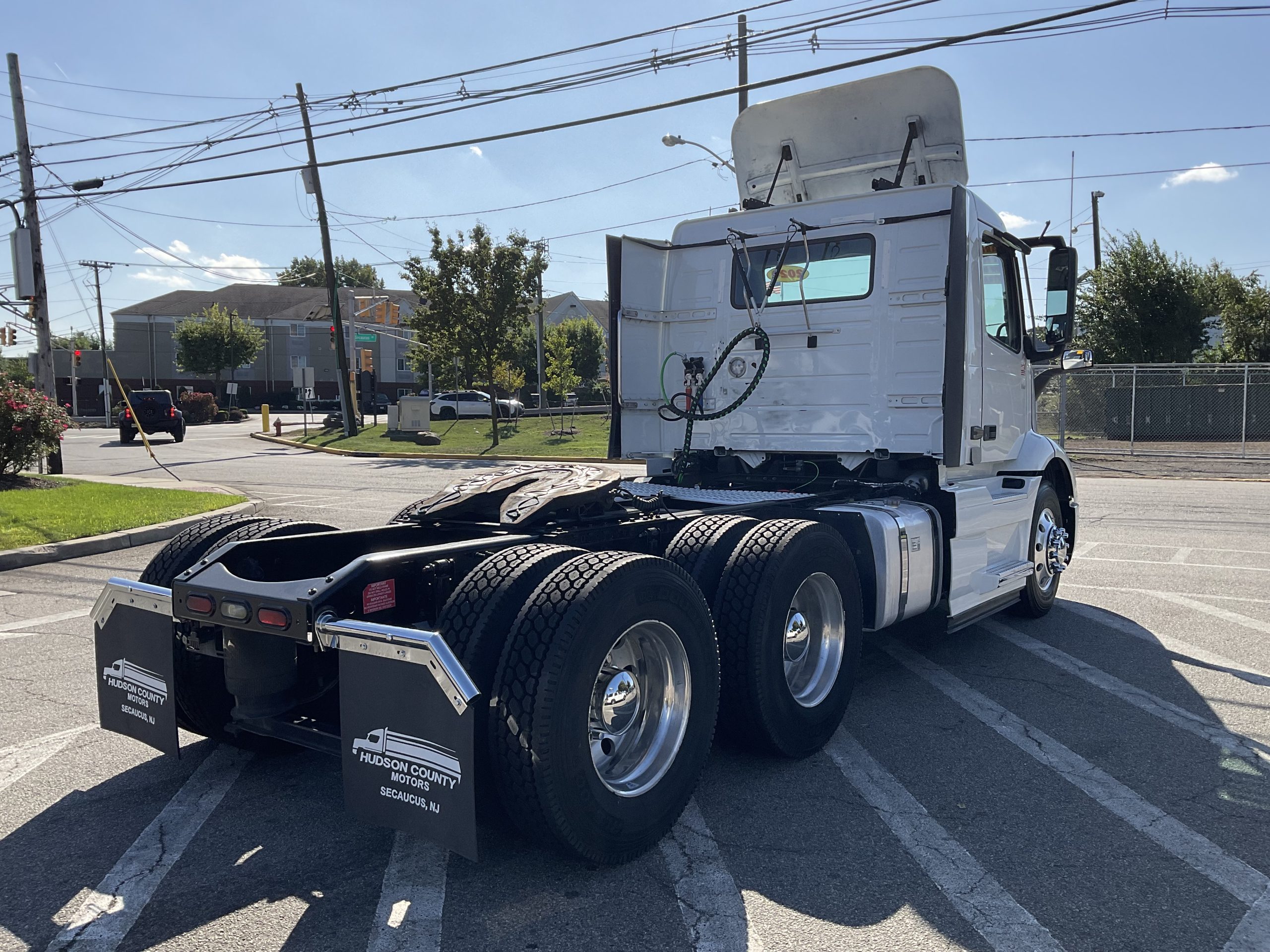 2020 VOLVO VNR64T300 - image 6 of 6
