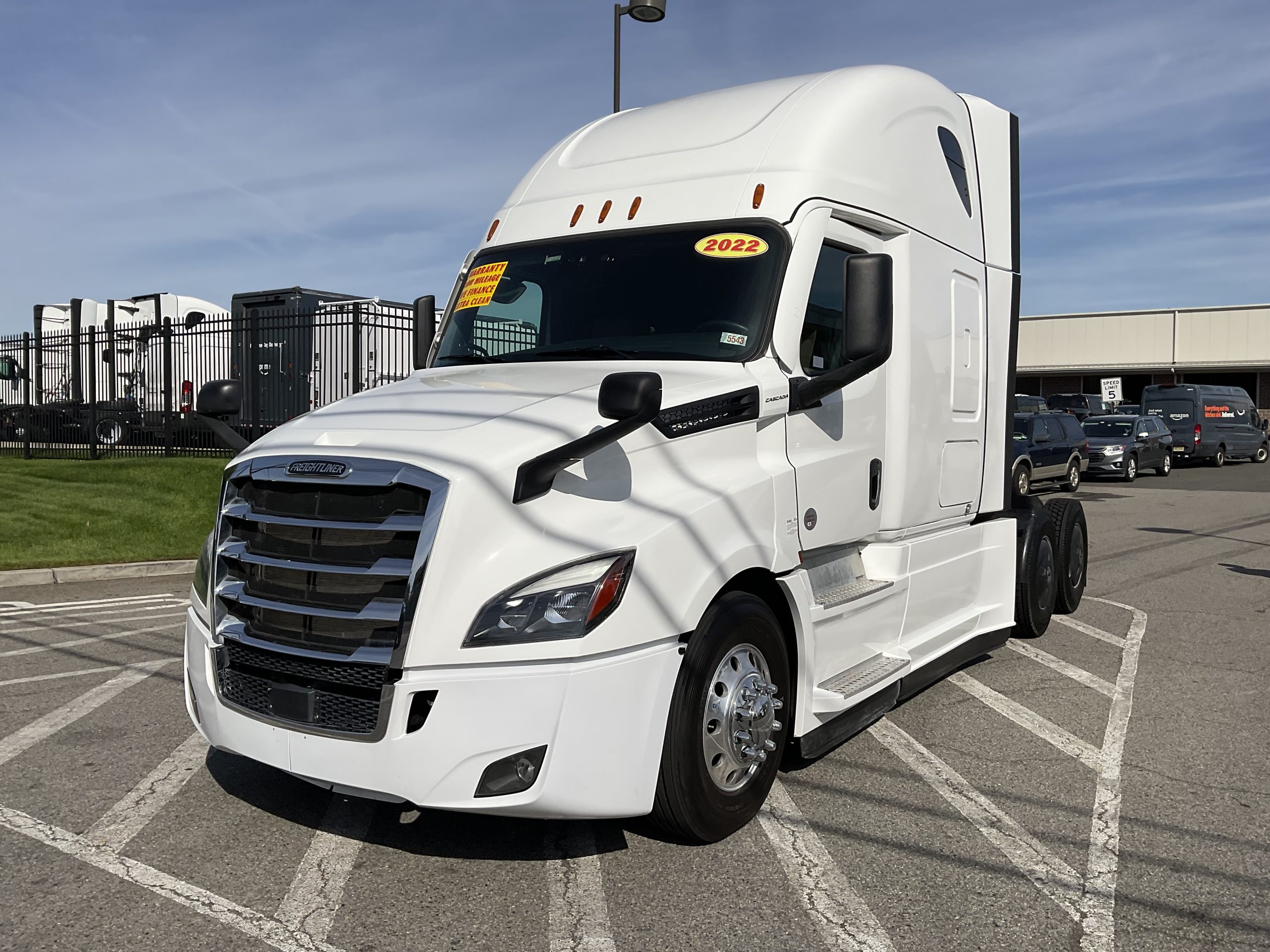 2022 FREIGHTLINER CASCADIA 126 - image 2 of 6