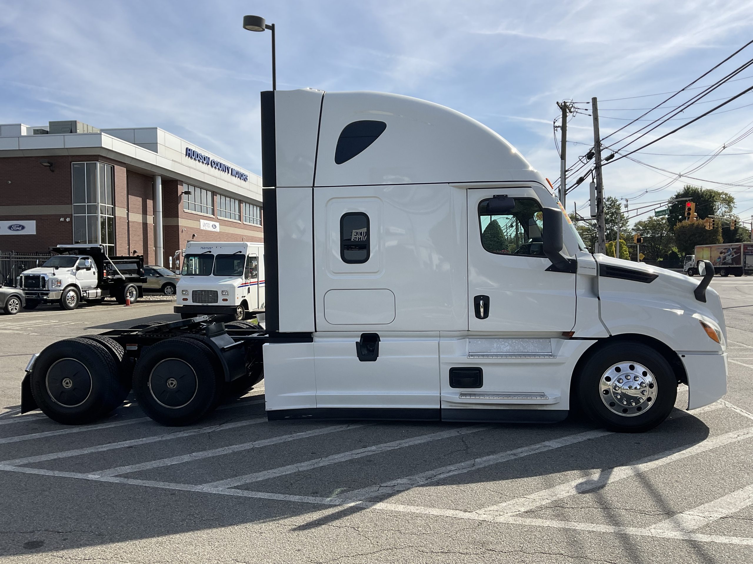 2022 FREIGHTLINER CASCADIA 126 - image 5 of 6