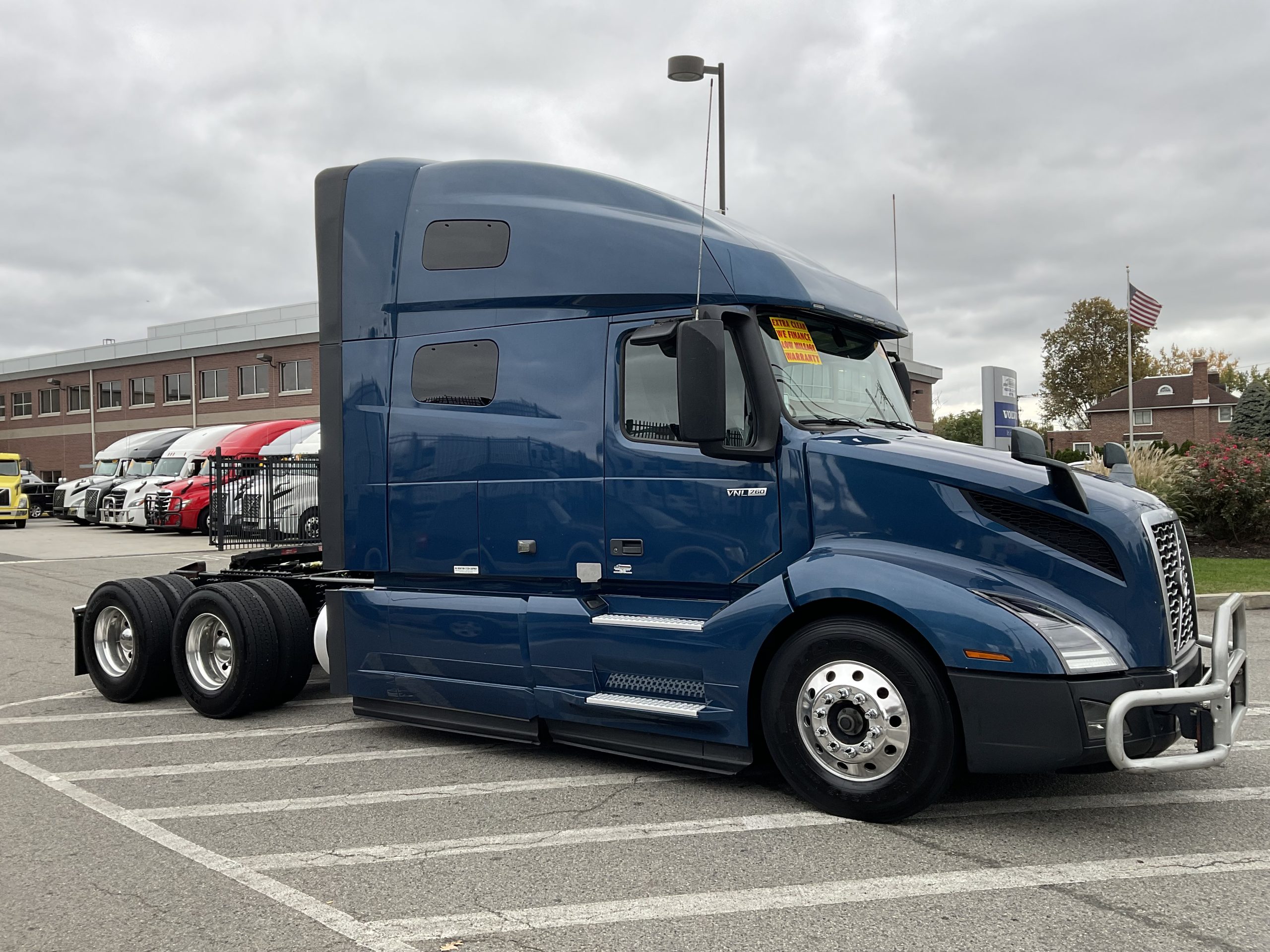 2023 VOLVO VNL64T760 - image 5 of 6