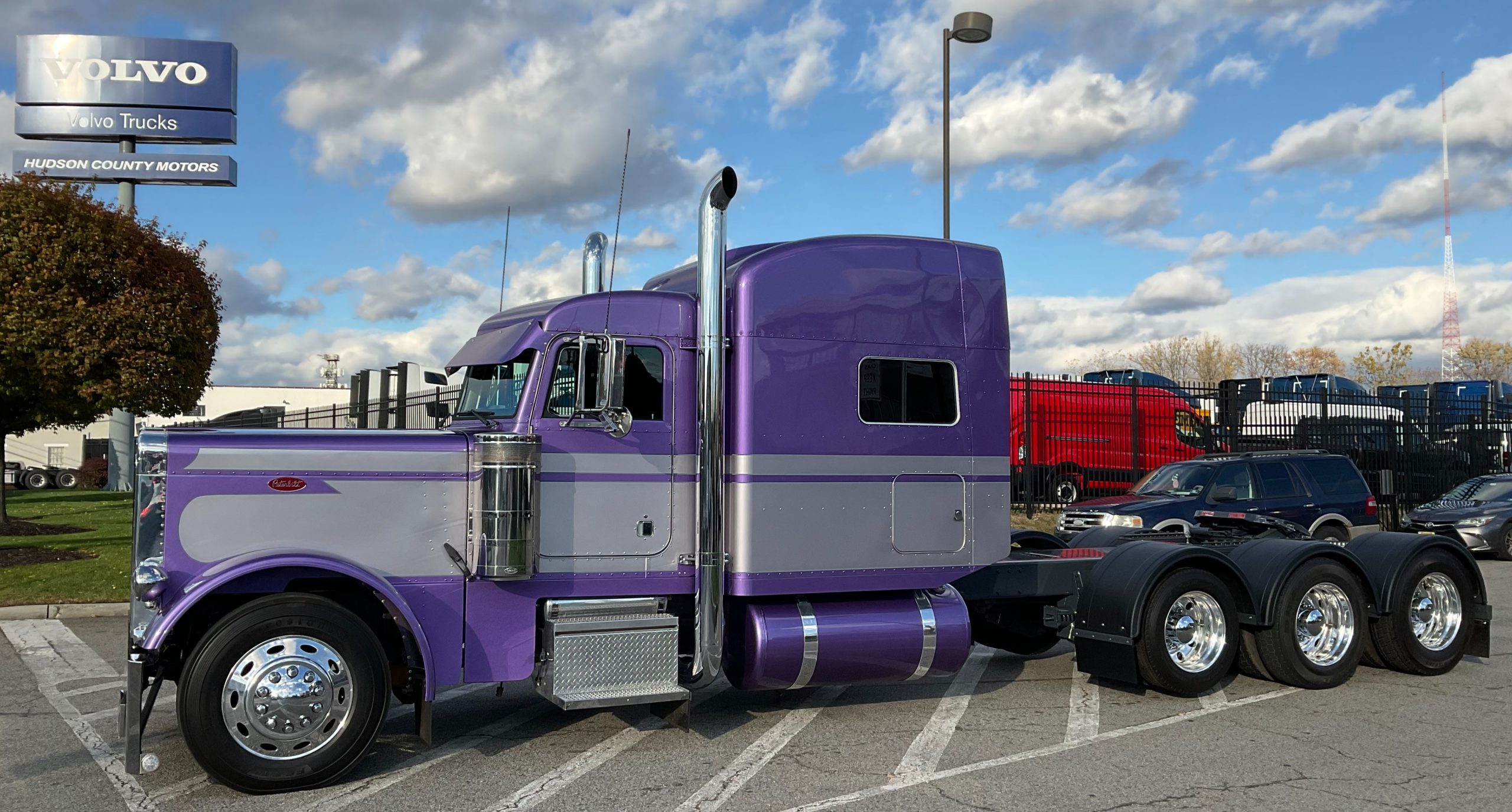 2000 PETERBILT 379 379EXHD - image 1 of 6