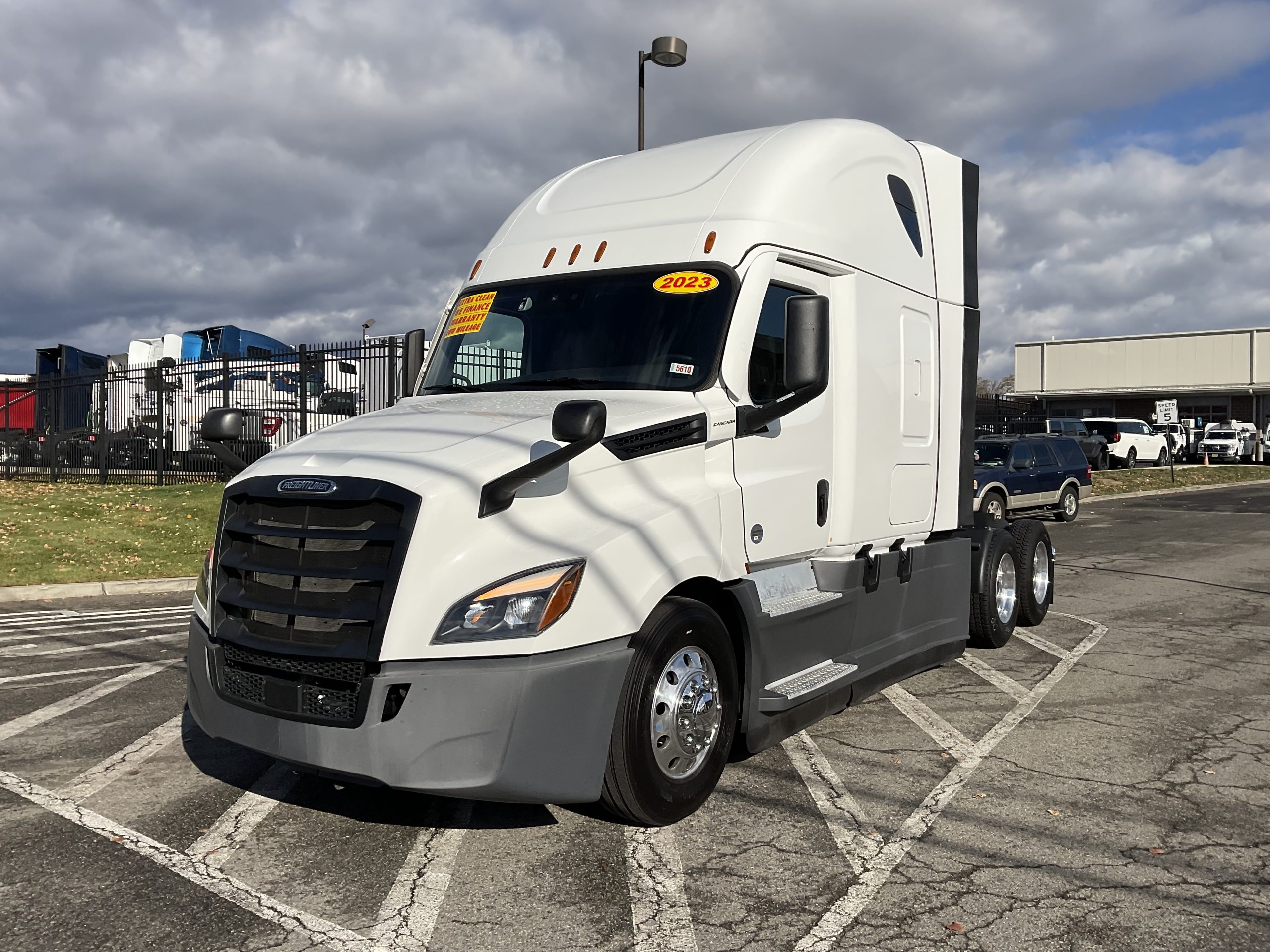 2023 FREIGHTLINER CASCADIA 126 2023 FREIGHTLINER CASCADIA 126 - image 2 of 6