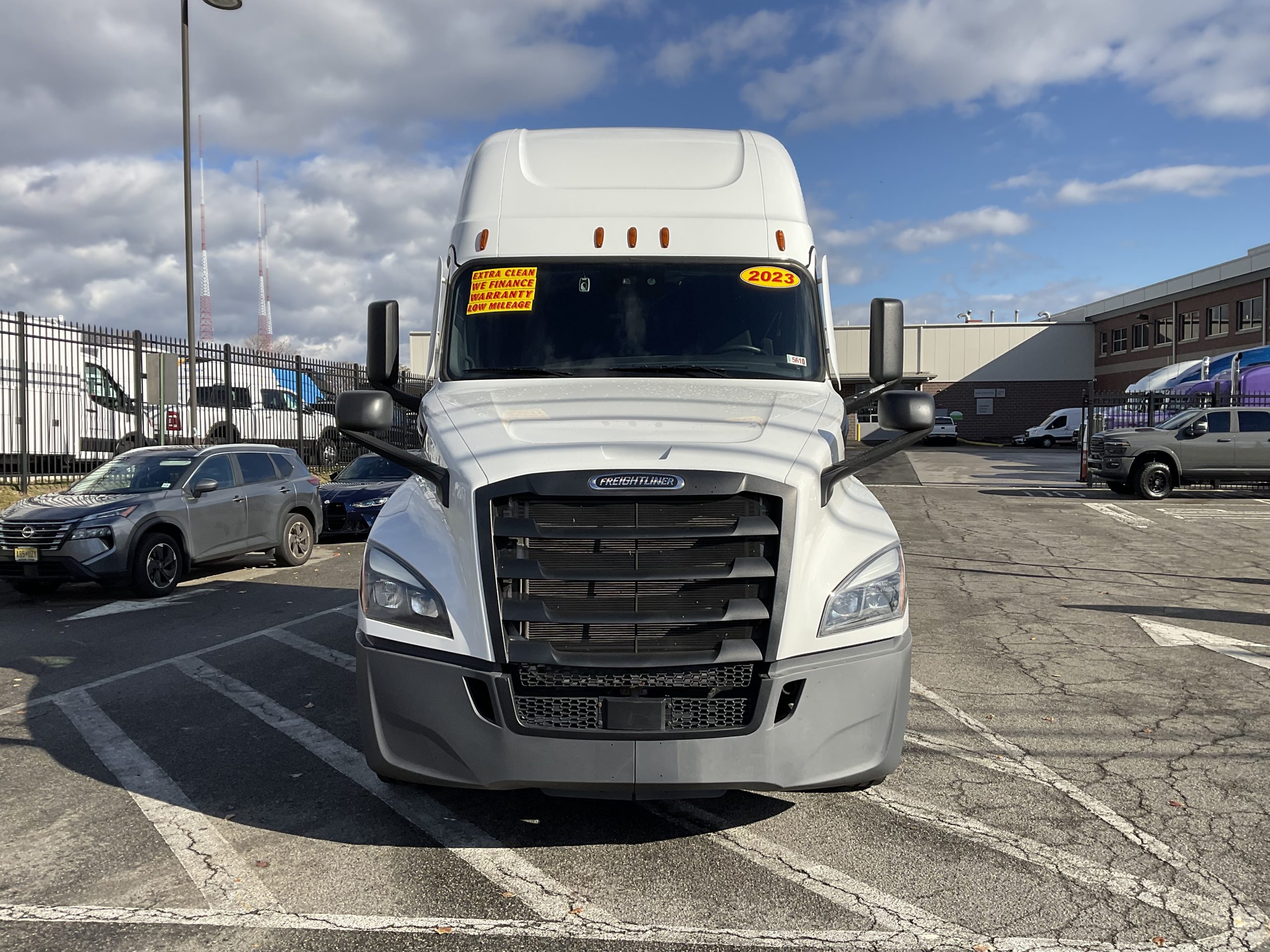 2023 FREIGHTLINER CASCADIA 126 2023 FREIGHTLINER CASCADIA 126 - image 3 of 6