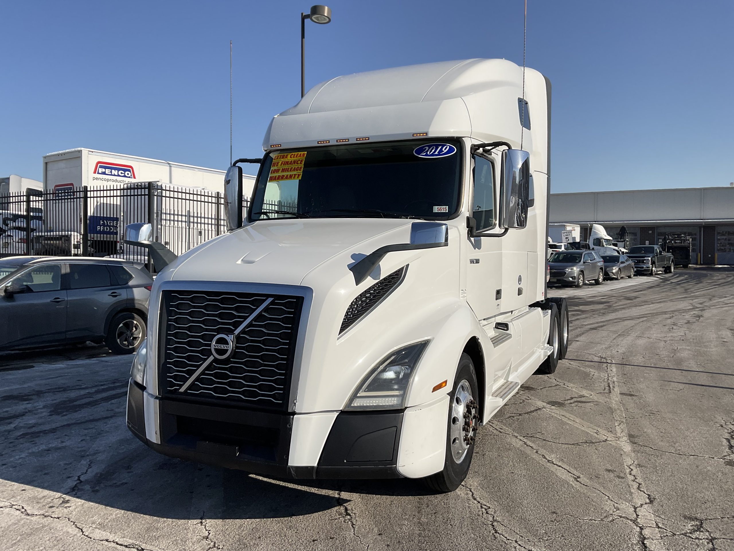 2019 VOLVO VNL64T760 2019 VOLVO VNL64T760 - image 2 of 6