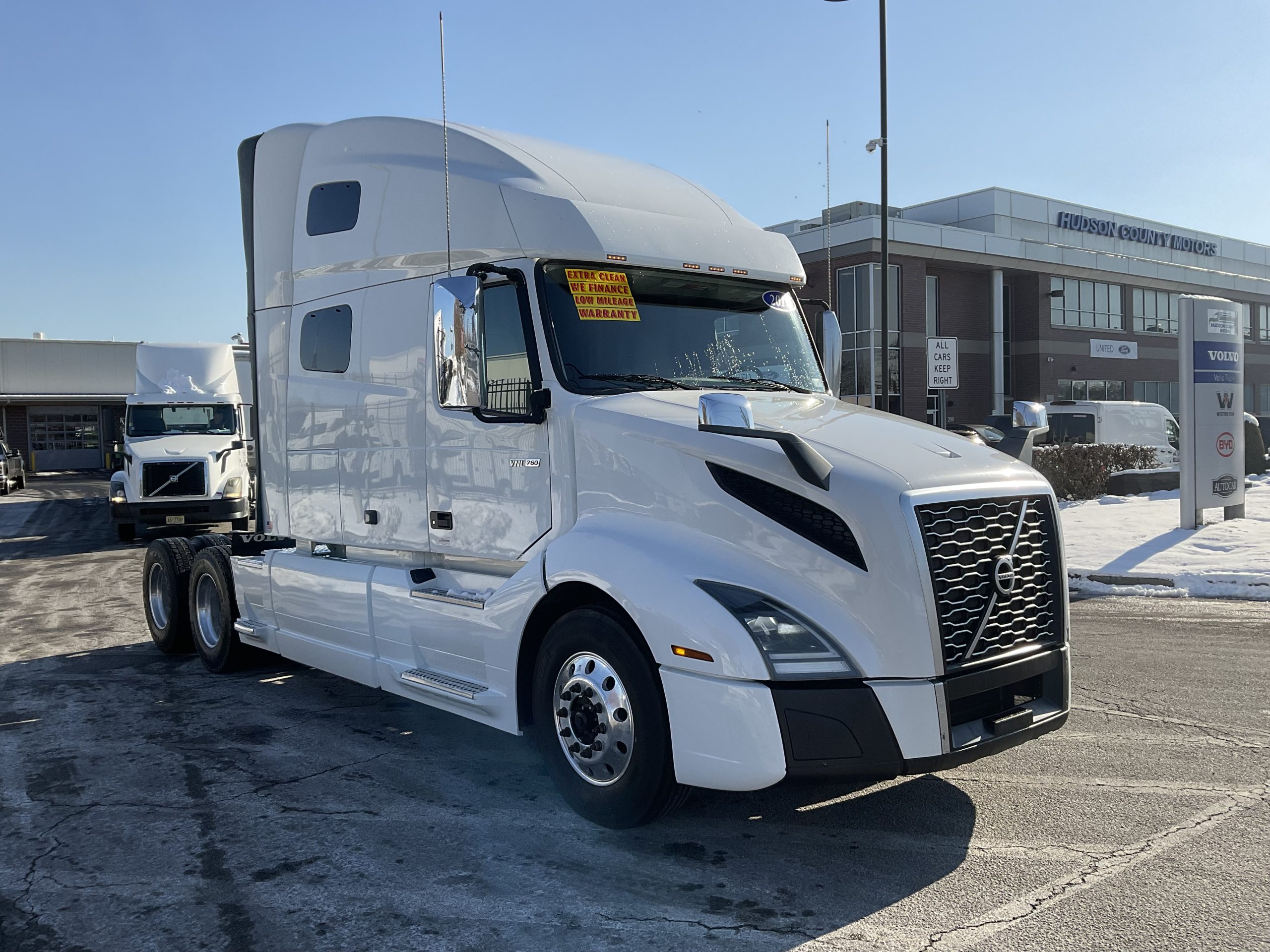 2019 VOLVO VNL64T760 2019 VOLVO VNL64T760 - image 4 of 6