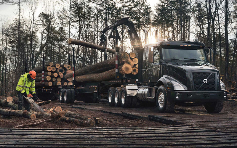 Volvo Trucks VNX 300 Volvo Trucks VNX 300 - image 3 of 6