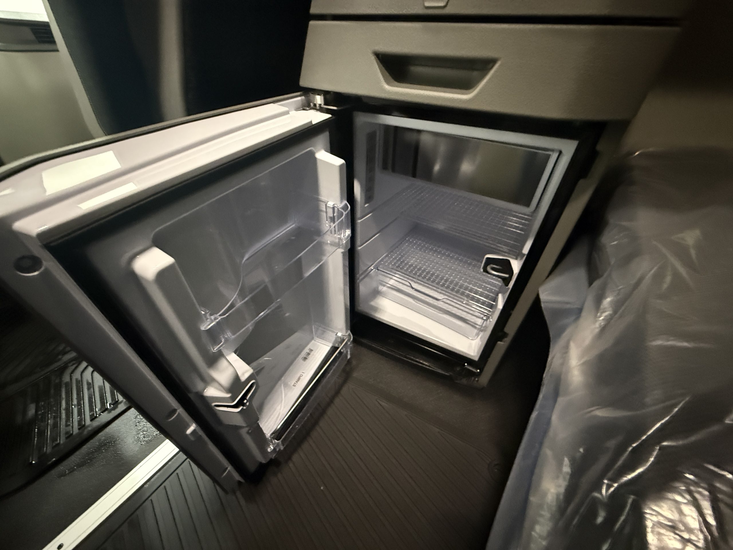 2027 VOLVO VNL64T860 2027 VOLVO VNL64T860 - image 6 of 6