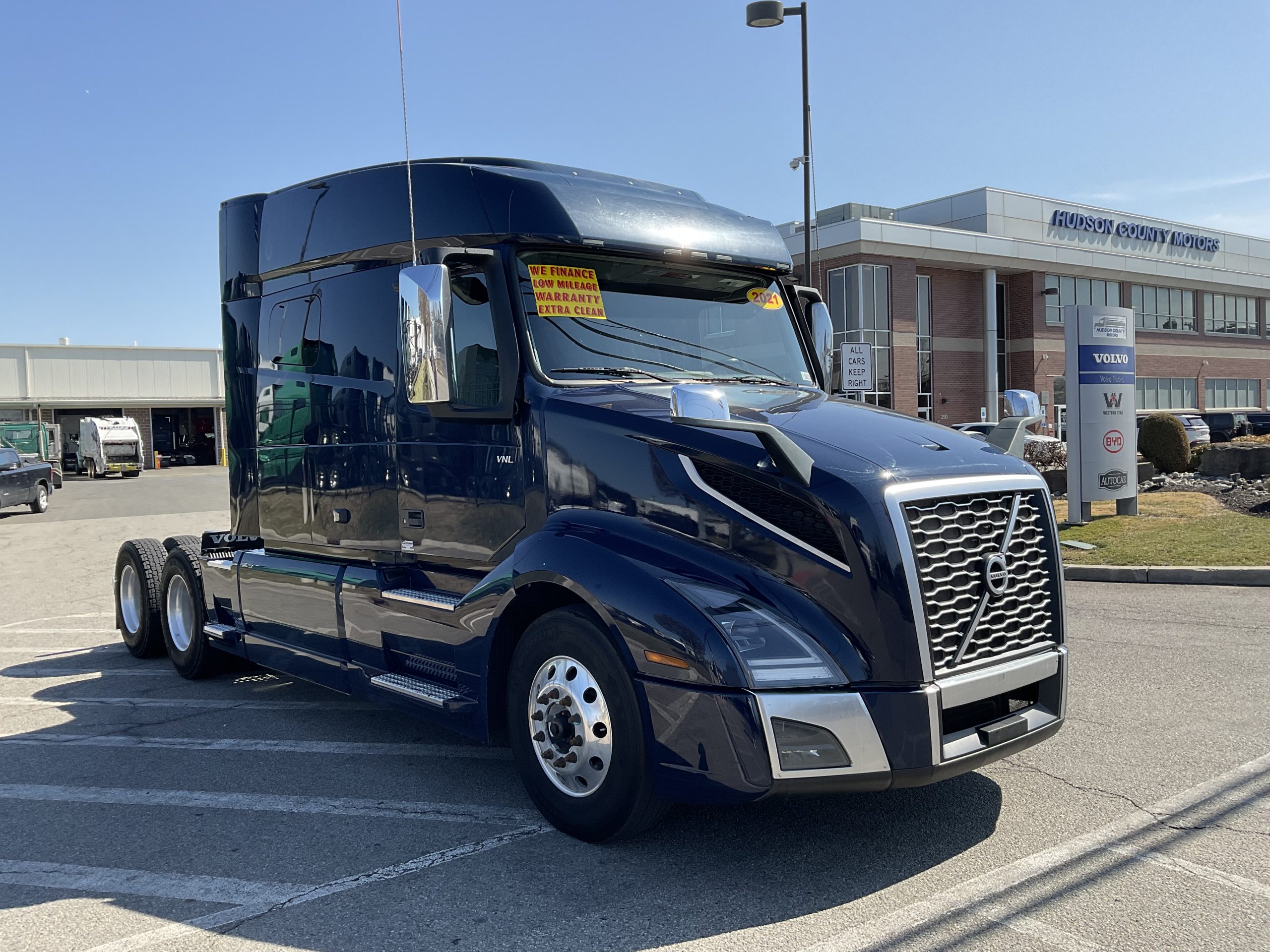2021 VOLVO VNL64T740 2021 VOLVO VNL64T740 - image 4 of 6