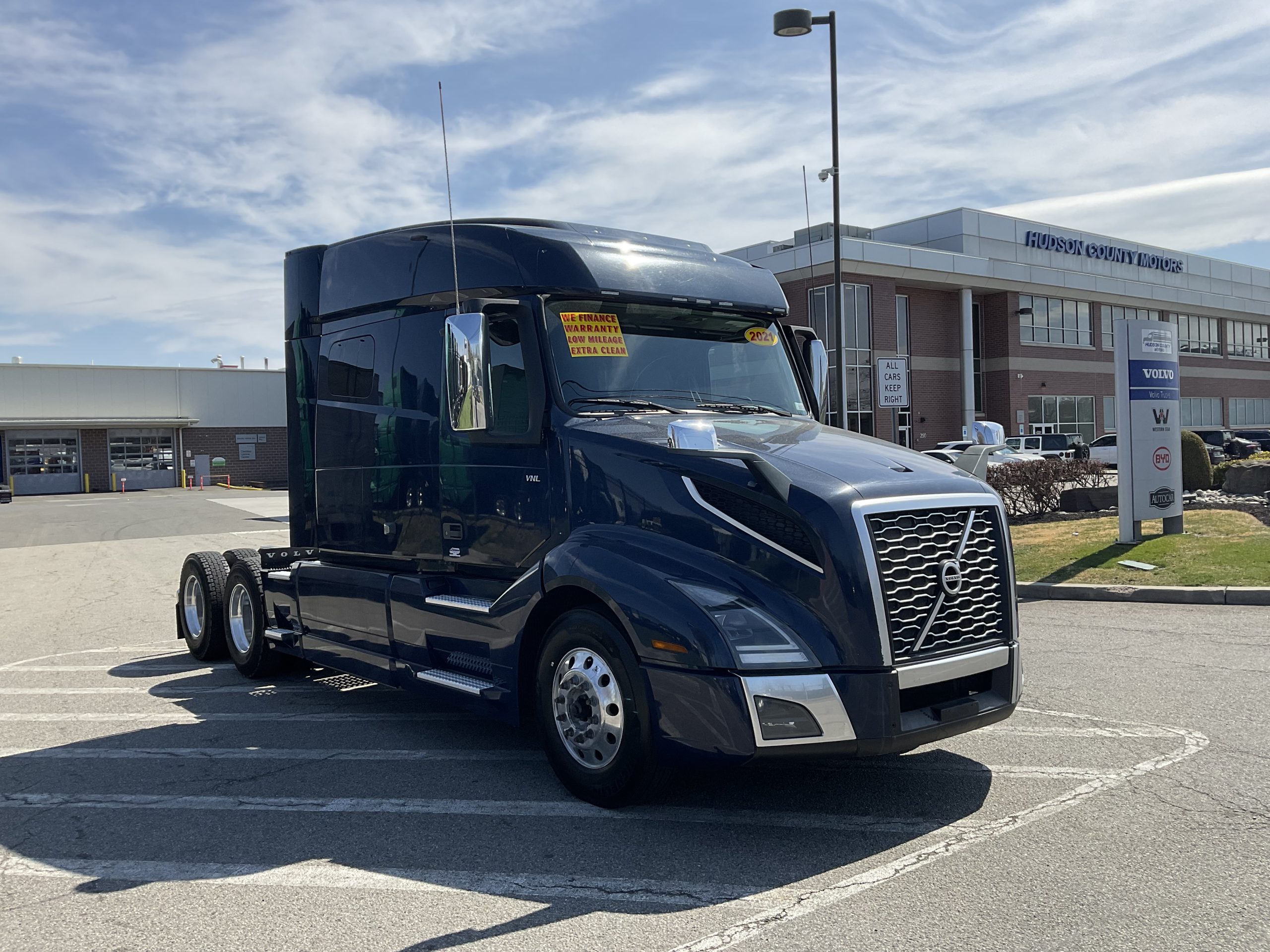 2021 VOLVO VNL64T740 2021 VOLVO VNL64T740 - image 4 of 6