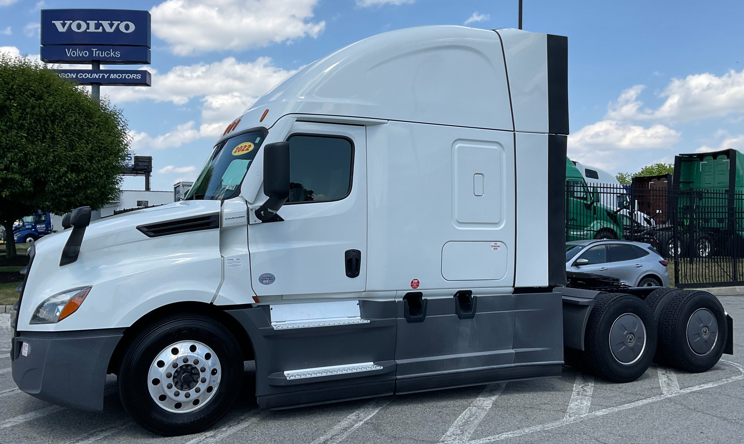 2022 FREIGHTLINER CASCADIA 126 2022 FREIGHTLINER CASCADIA 126 - image 1 of 6