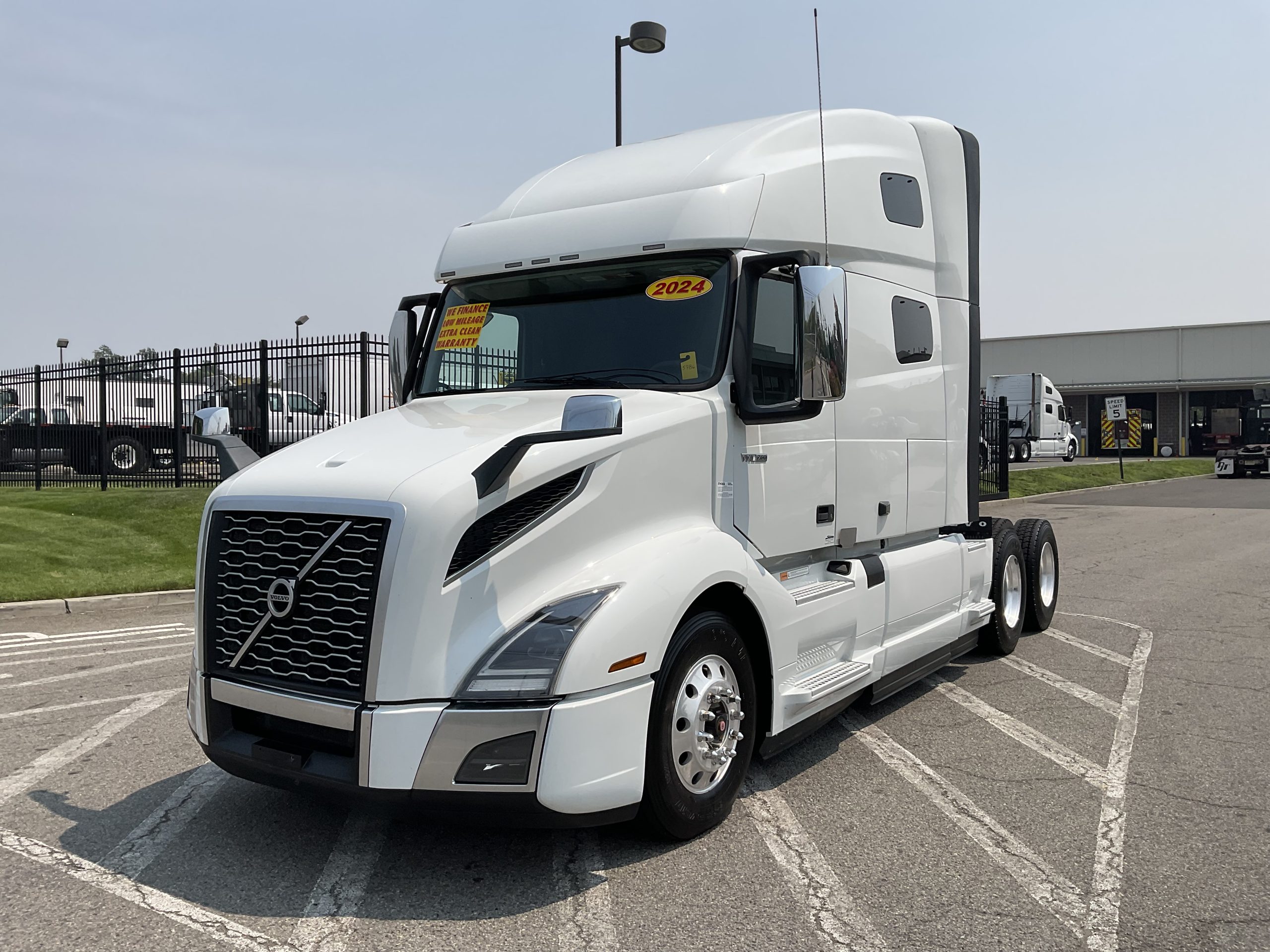 2024 VOLVO VNL64T760 - image 2 of 6