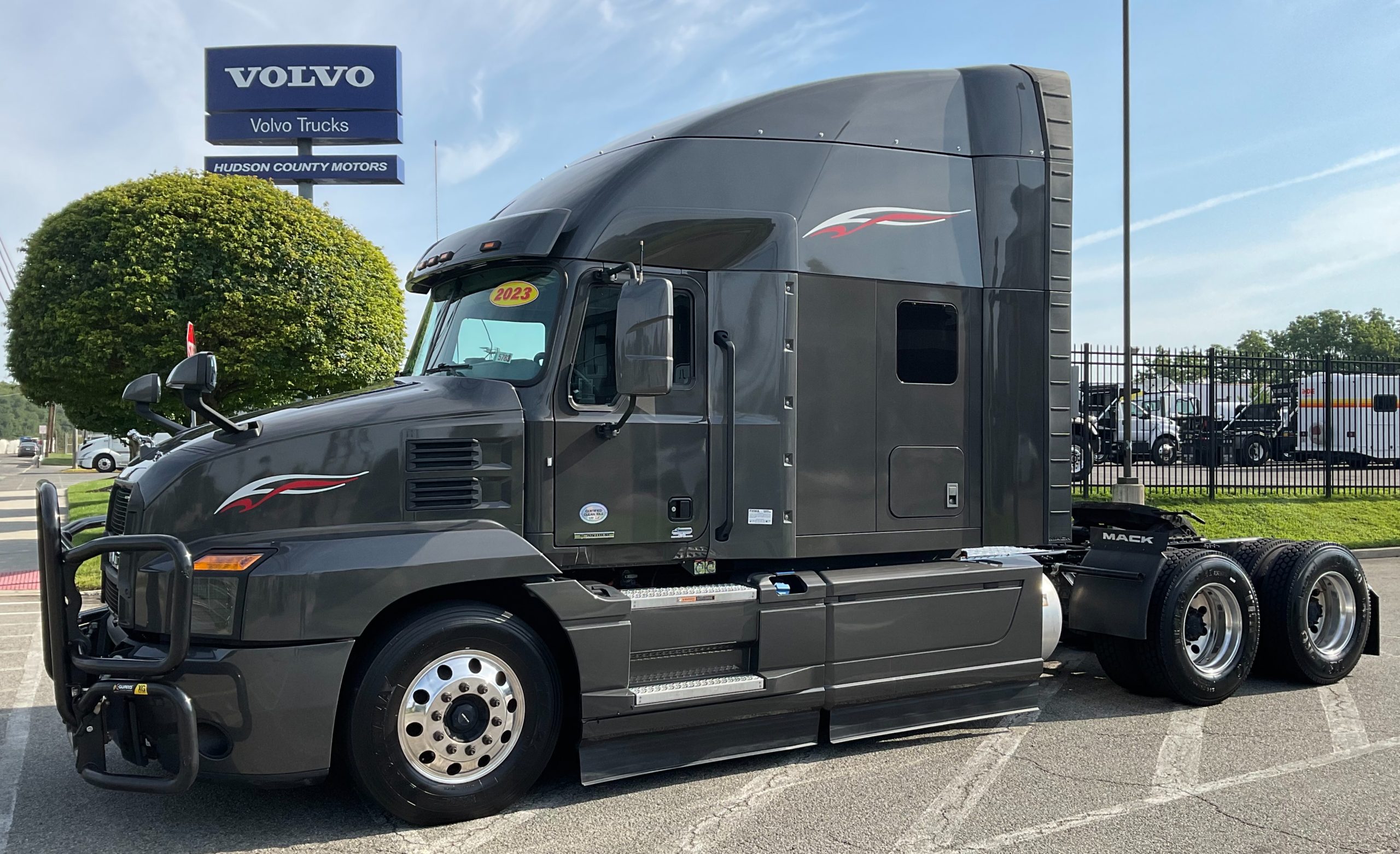 2023 MACK ANTHEM 64T - image 1 of 6