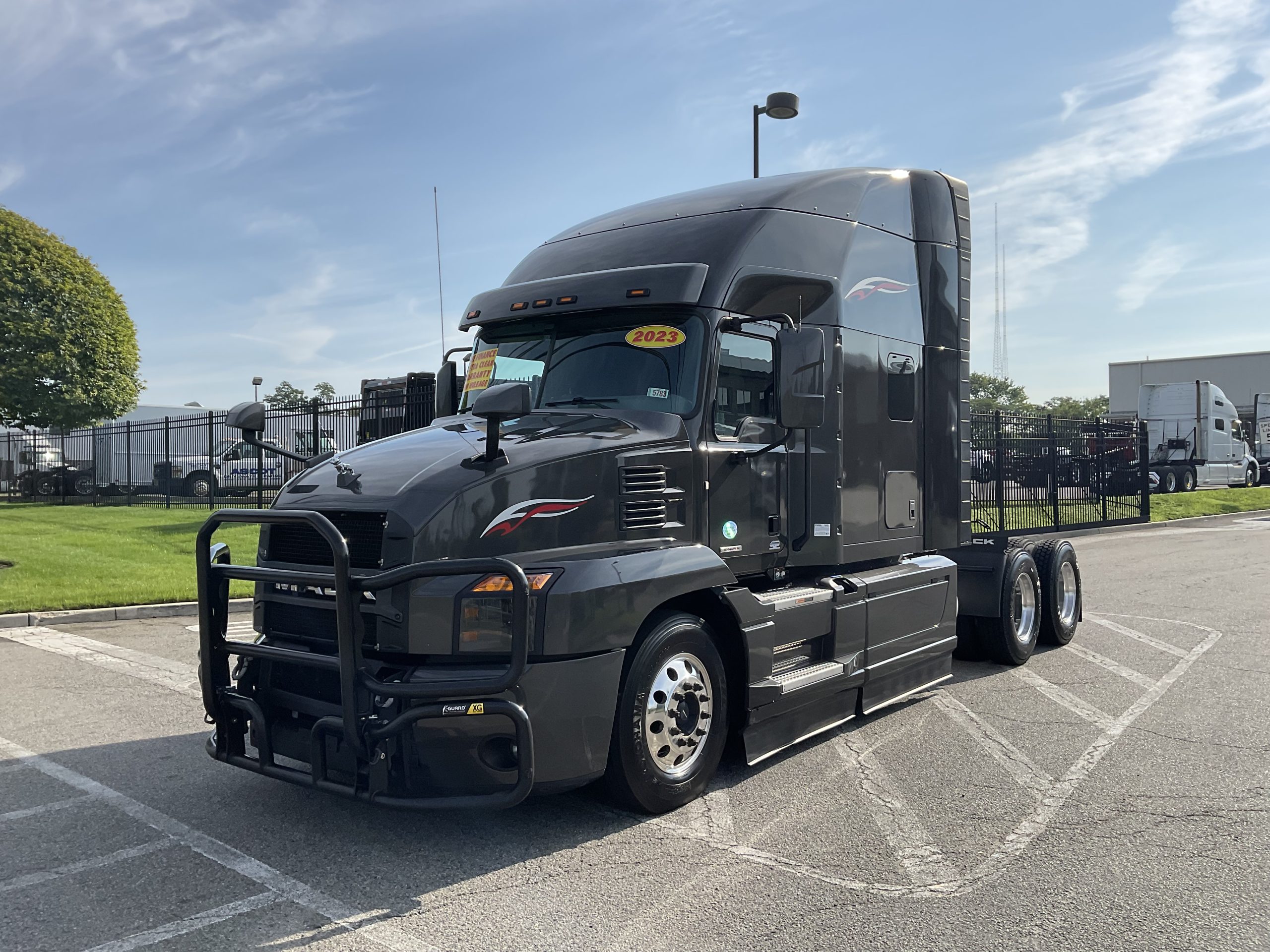 2023 MACK ANTHEM 64T - image 2 of 6