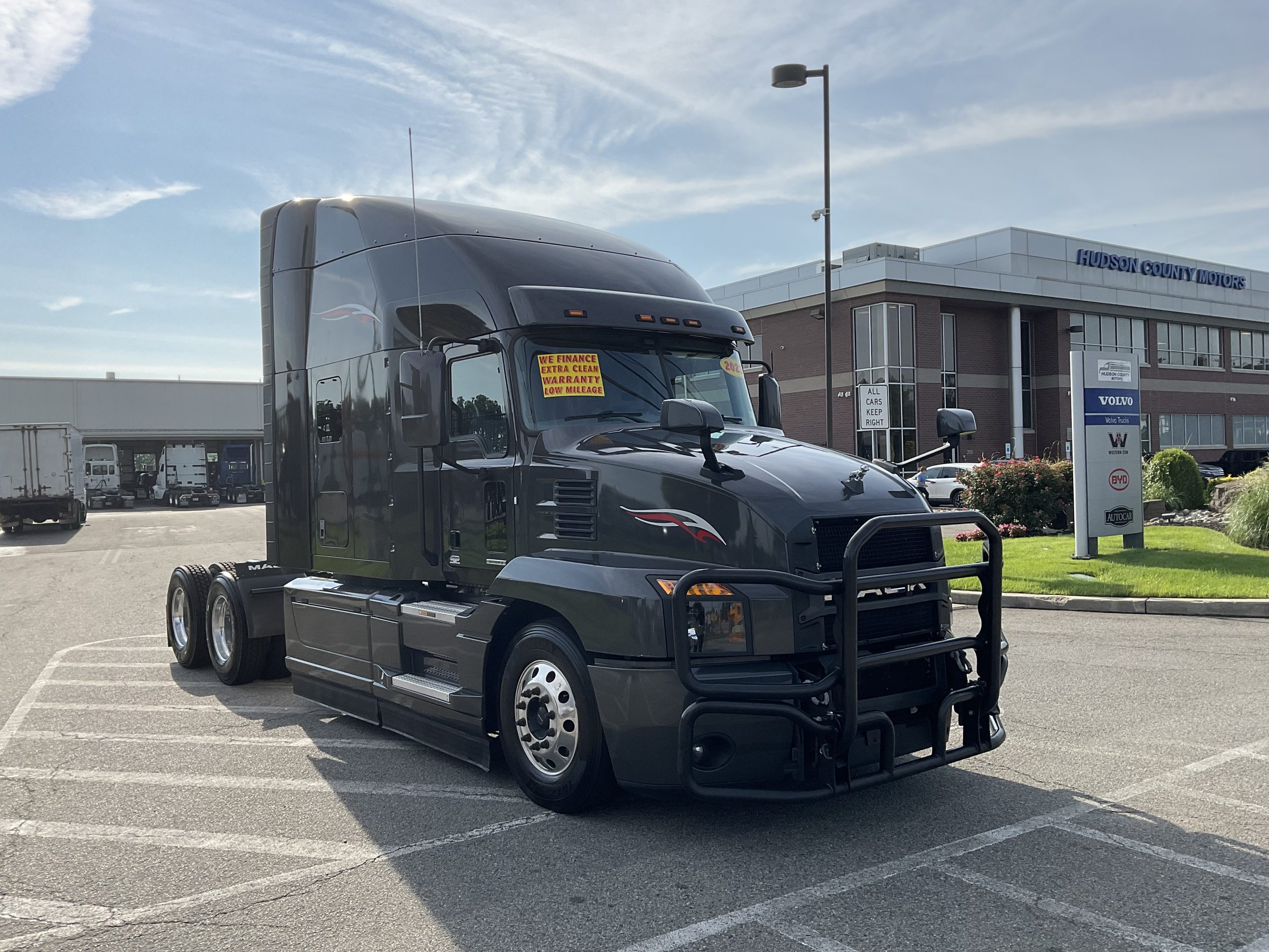 2023 MACK ANTHEM 64T - image 4 of 6