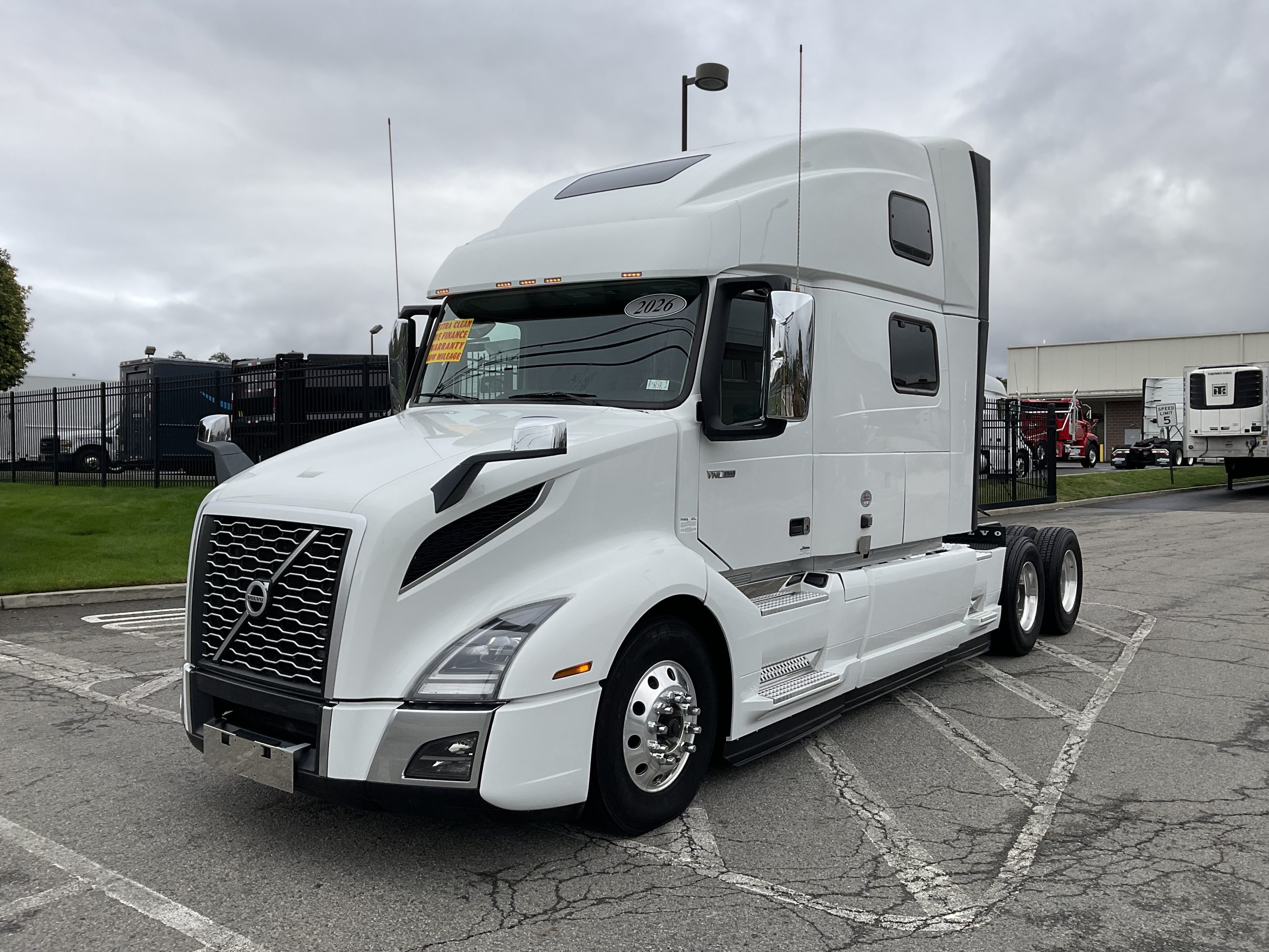 2026 VOLVO VNL64T860 2026 VOLVO VNL64T860 - image 2 of 6