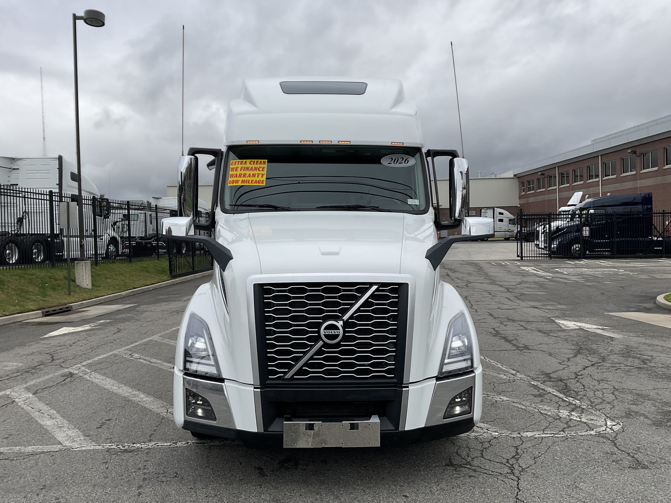 2026 VOLVO VNL64T860 2026 VOLVO VNL64T860 - image 3 of 6