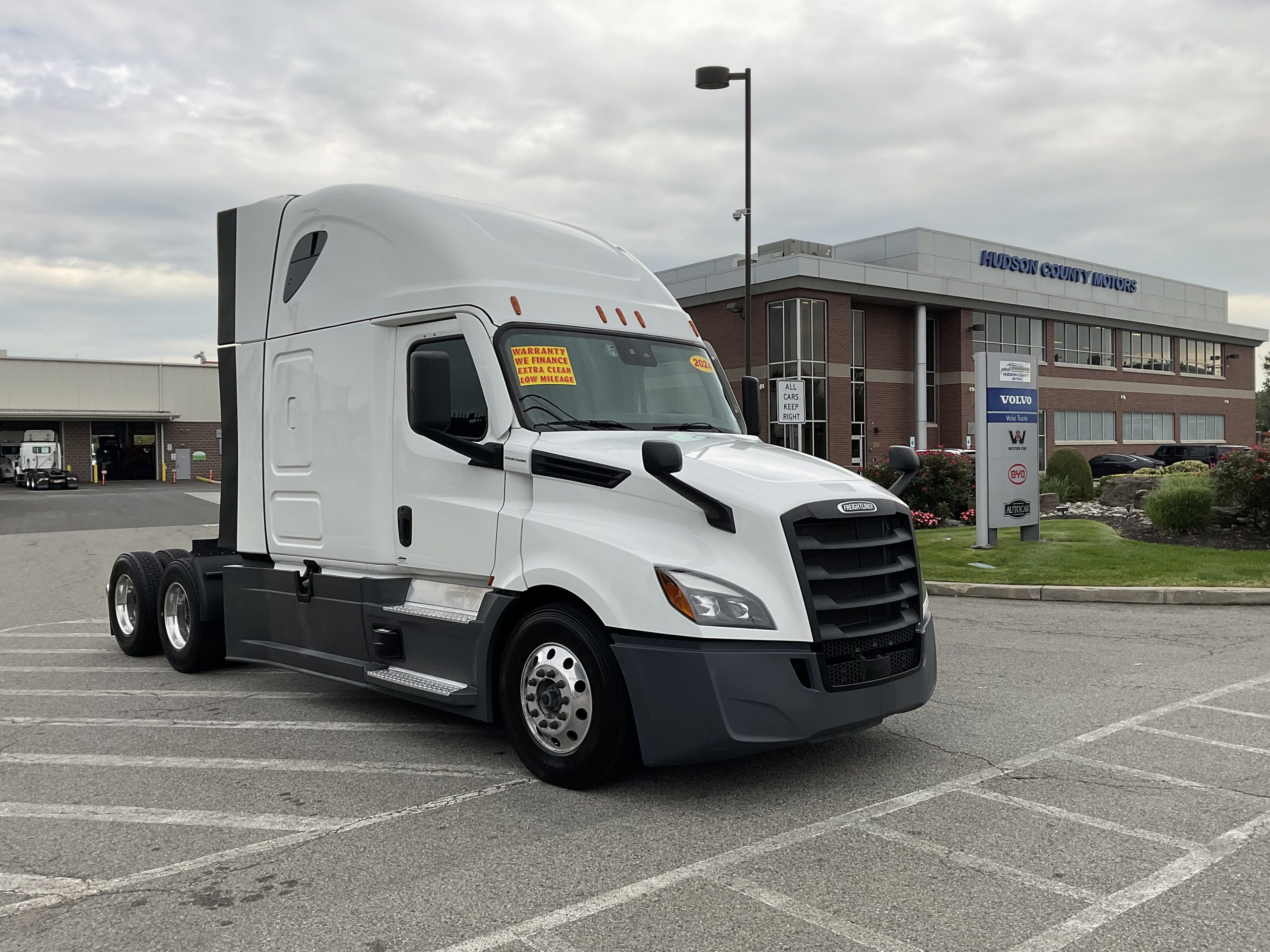 2024 FREIGHTLINER CASCADIA 126 2024 FREIGHTLINER CASCADIA 126 - image 5 of 6