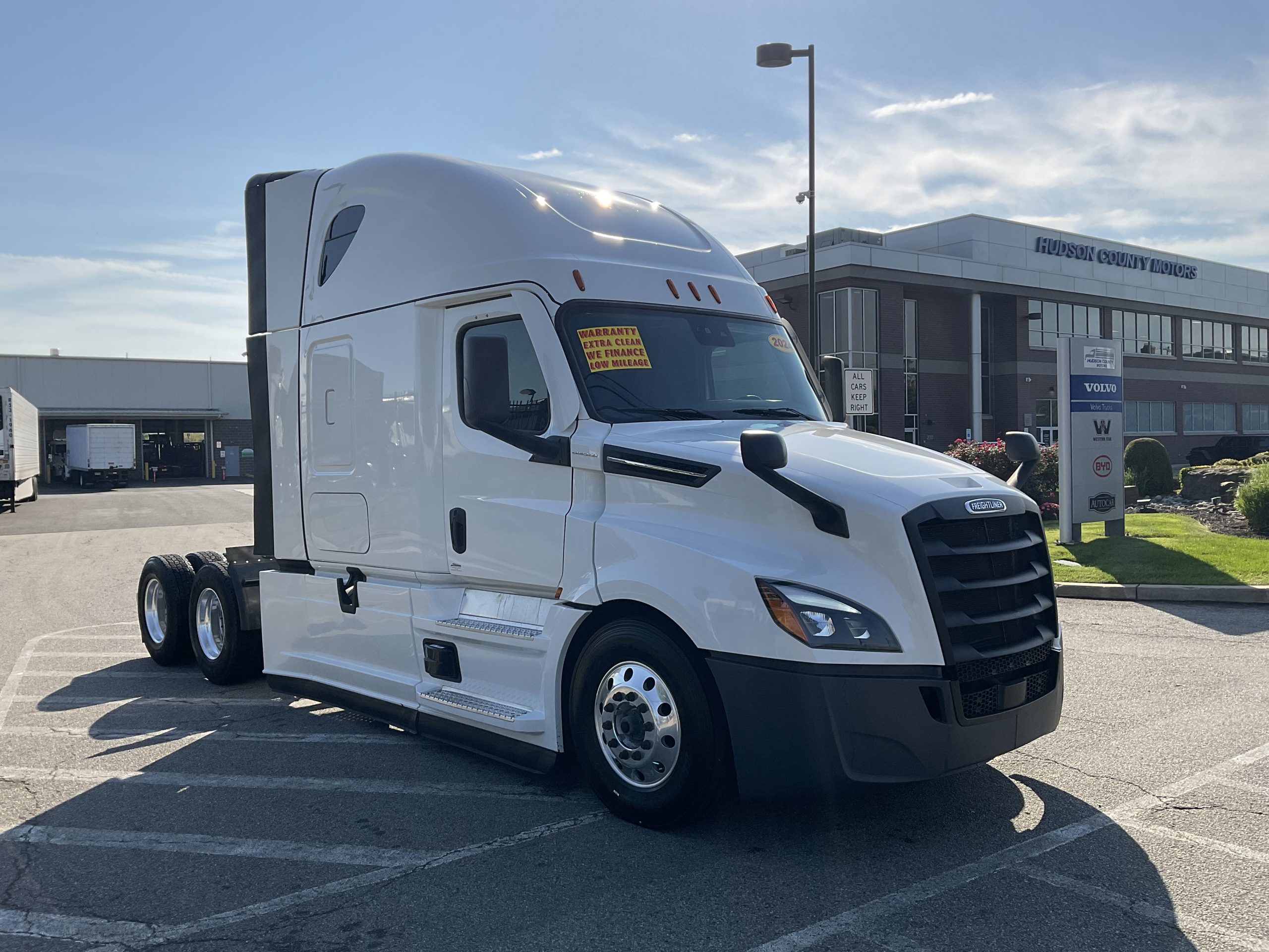 2024 FREIGHTLINER CASCADIA 126 2024 FREIGHTLINER CASCADIA 126 - image 4 of 6